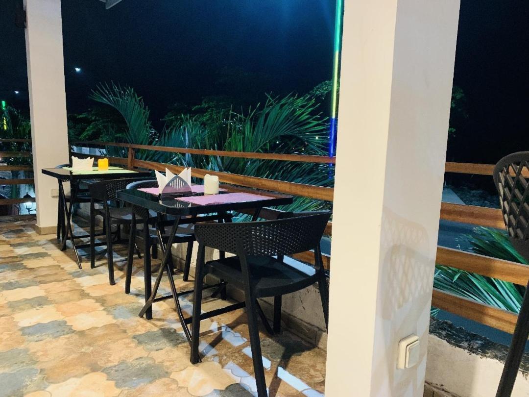 Namaste Hotel & Restaurant Libreville Eksteriør billede